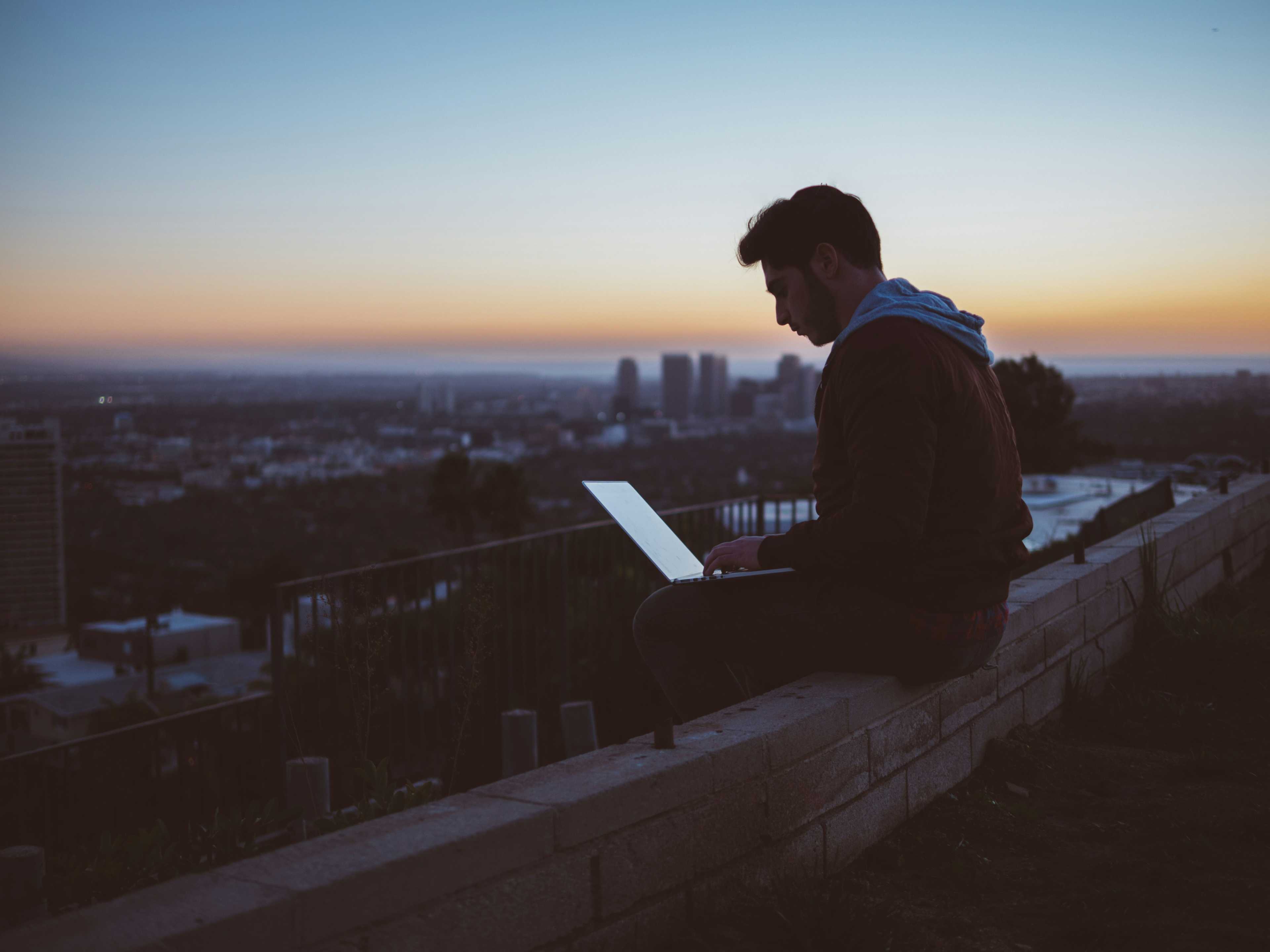 Image de couverture de l'article L'IoT et la domotique : comment développer une application sur-mesure pour optimiser l'autoconsommation solaire