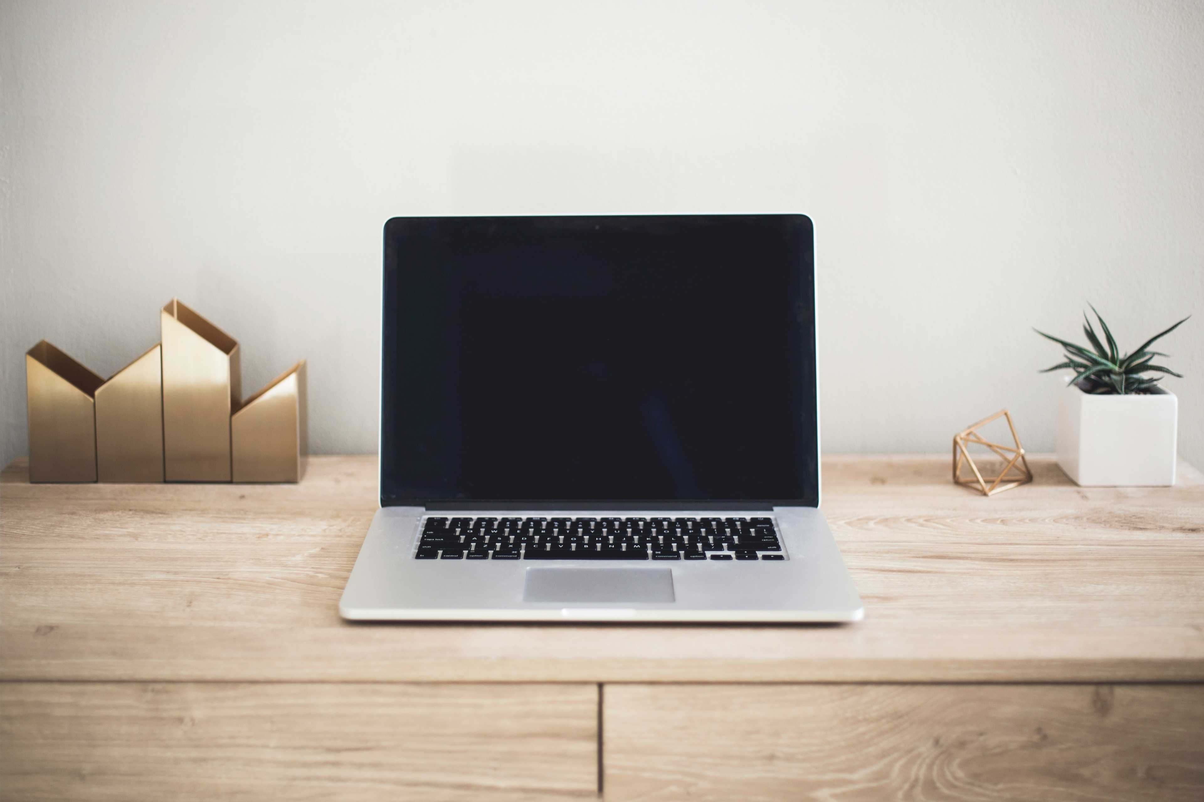 Image de couverture de l'article WordPress vs Solutions Sur Mesure : Comment Choisir la Meilleure Approche pour Votre Site Web