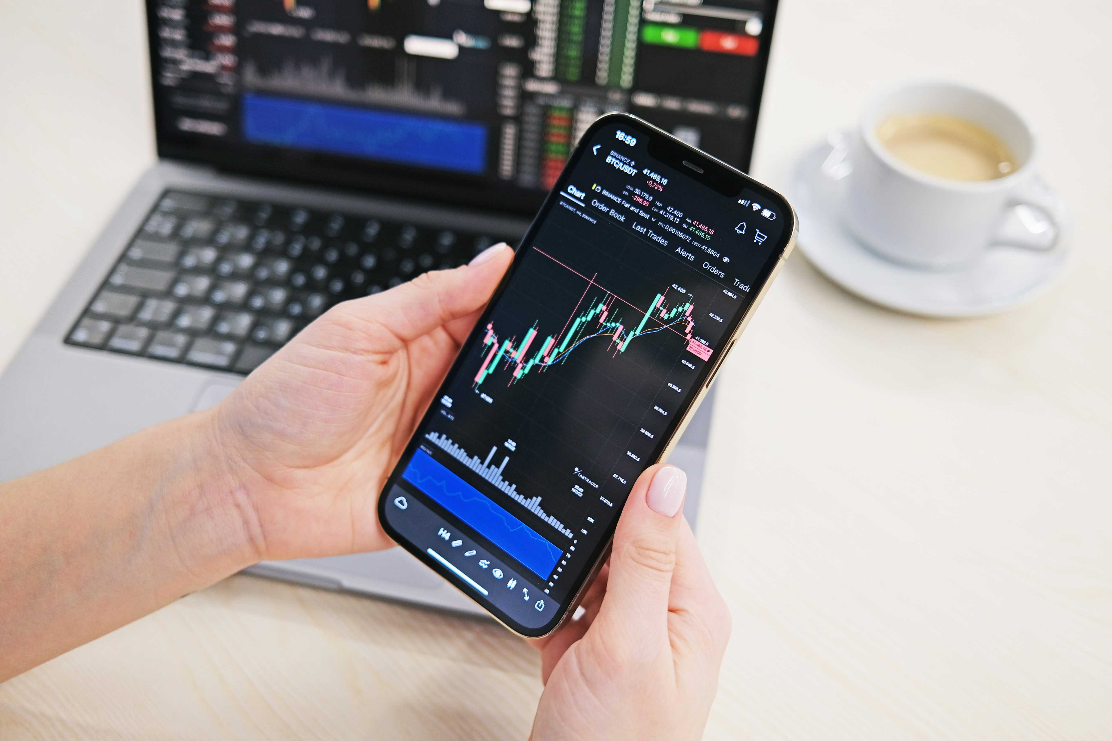 Image de couverture de l'article Automatisation des transactions de cryptomonnaies via Telegram : Enjeux et solutions