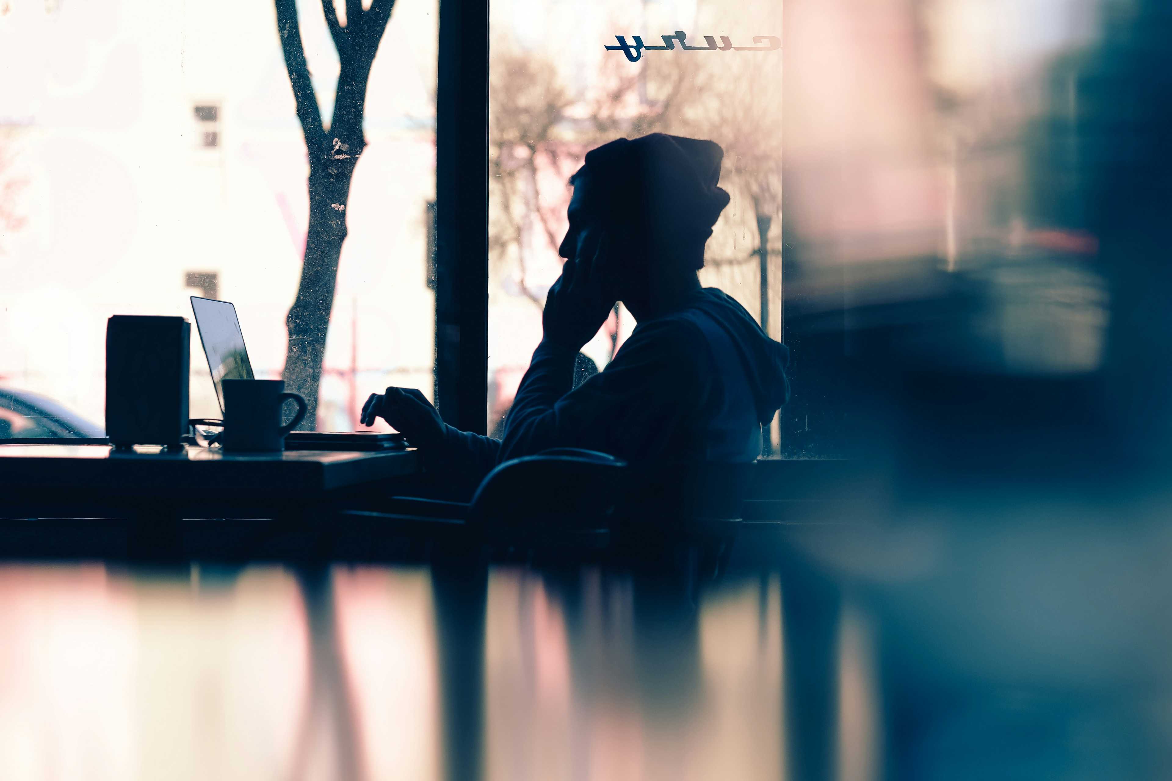 Image de couverture de l'article Comment créer une boutique en ligne de prêt-à-porter performante : guide complet pour entrepreneurs