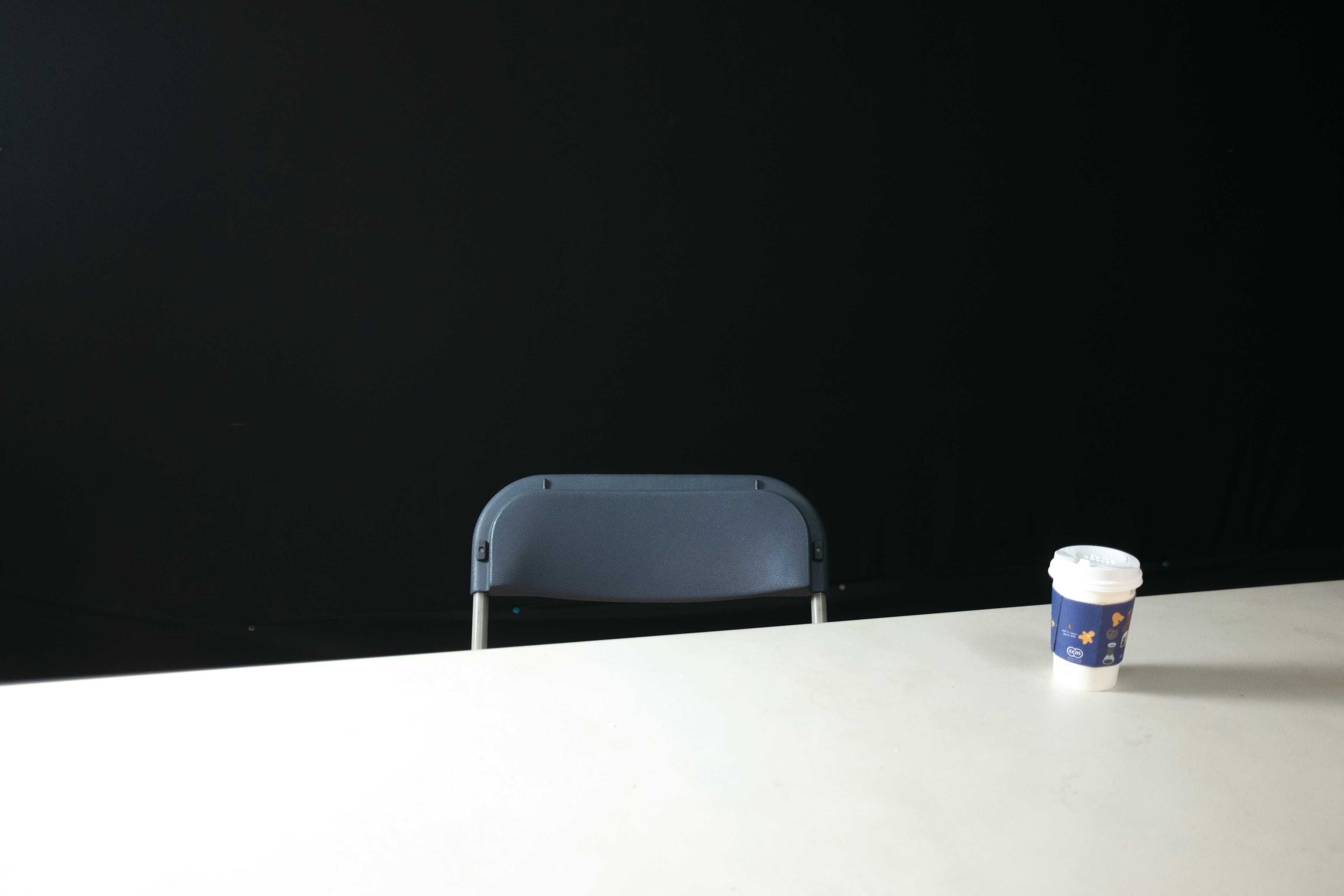 Image de couverture de l'article Optimisez la gestion de vos espaces de travail avec Odoo Salle de Réunion