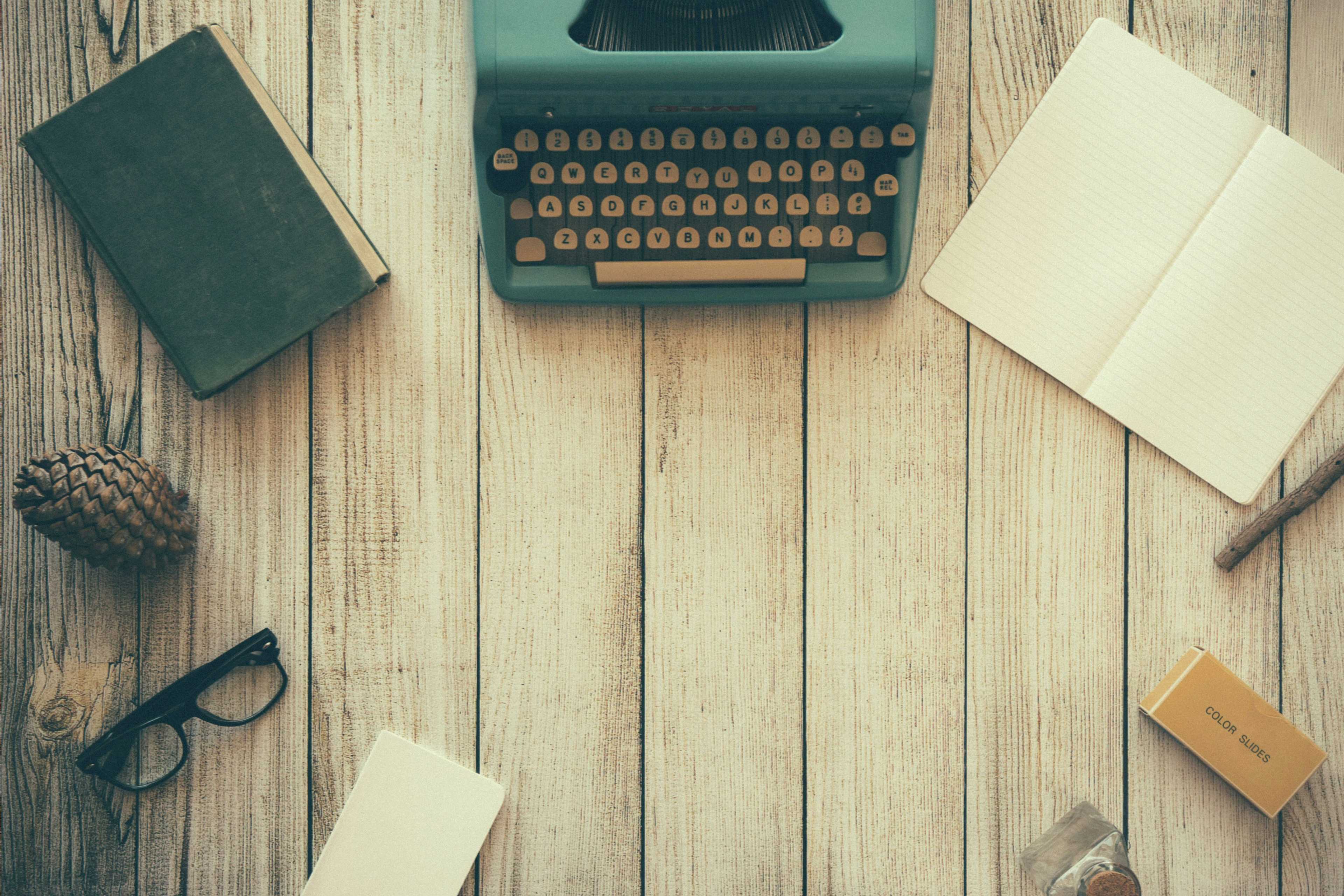Image de couverture de l'article Assistants IA personnalisés : Révolutionnez votre productivité avec un secrétaire virtuel intelligent