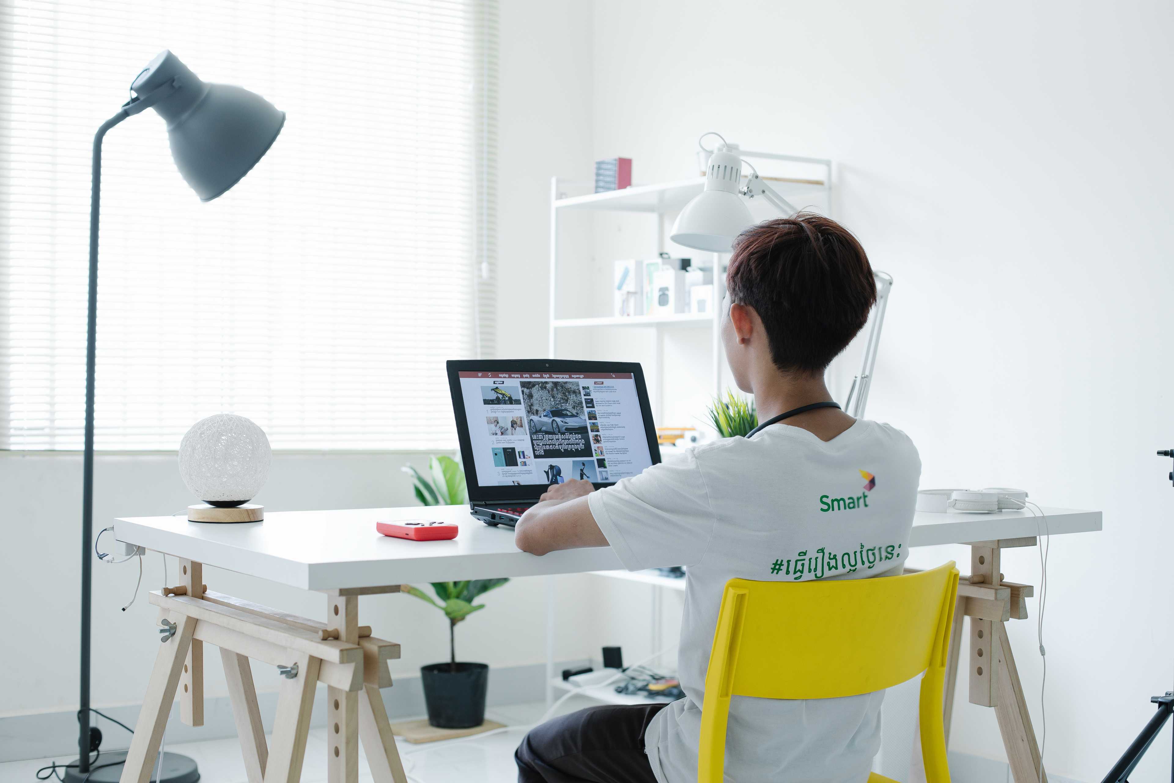 Image de couverture de l'article La réalité augmentée dans l'e-commerce : révolutionner l'expérience d'achat avec le WebAR