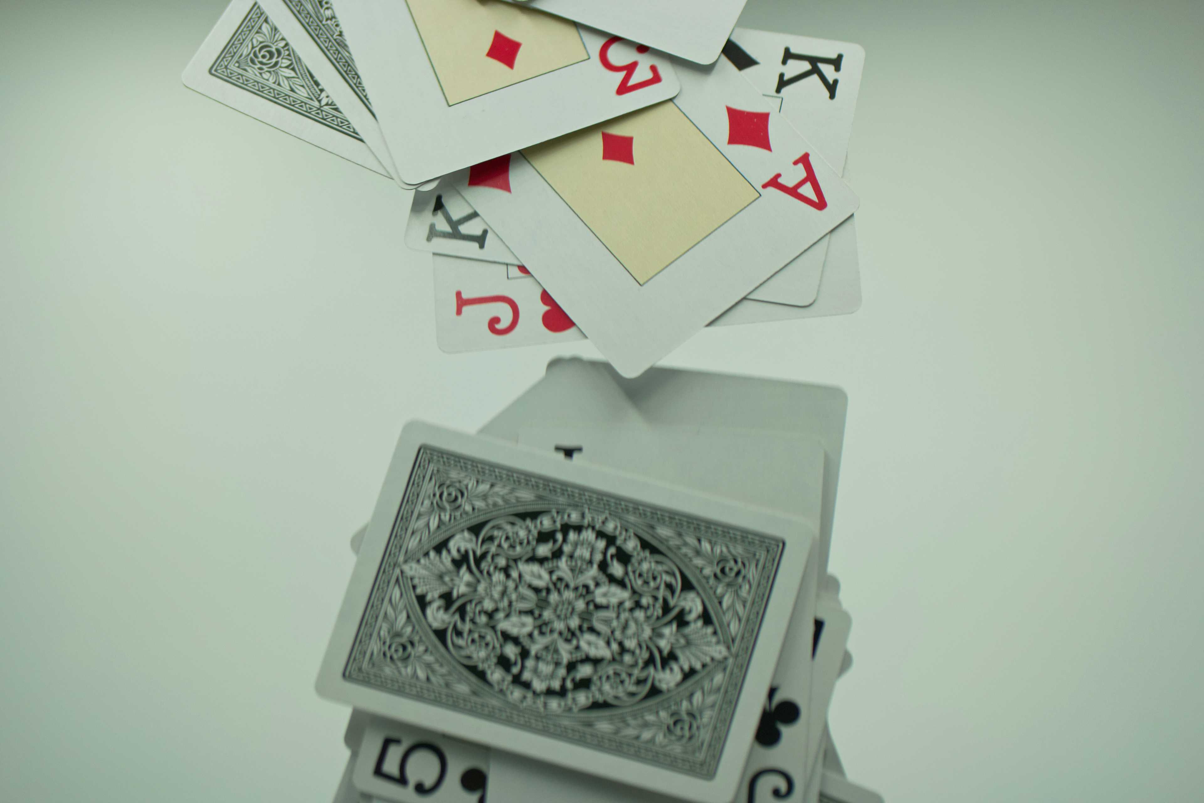 Image de couverture de l'article Motion Design pour cartes de vœux : comment créer un impact mémorable en 2025