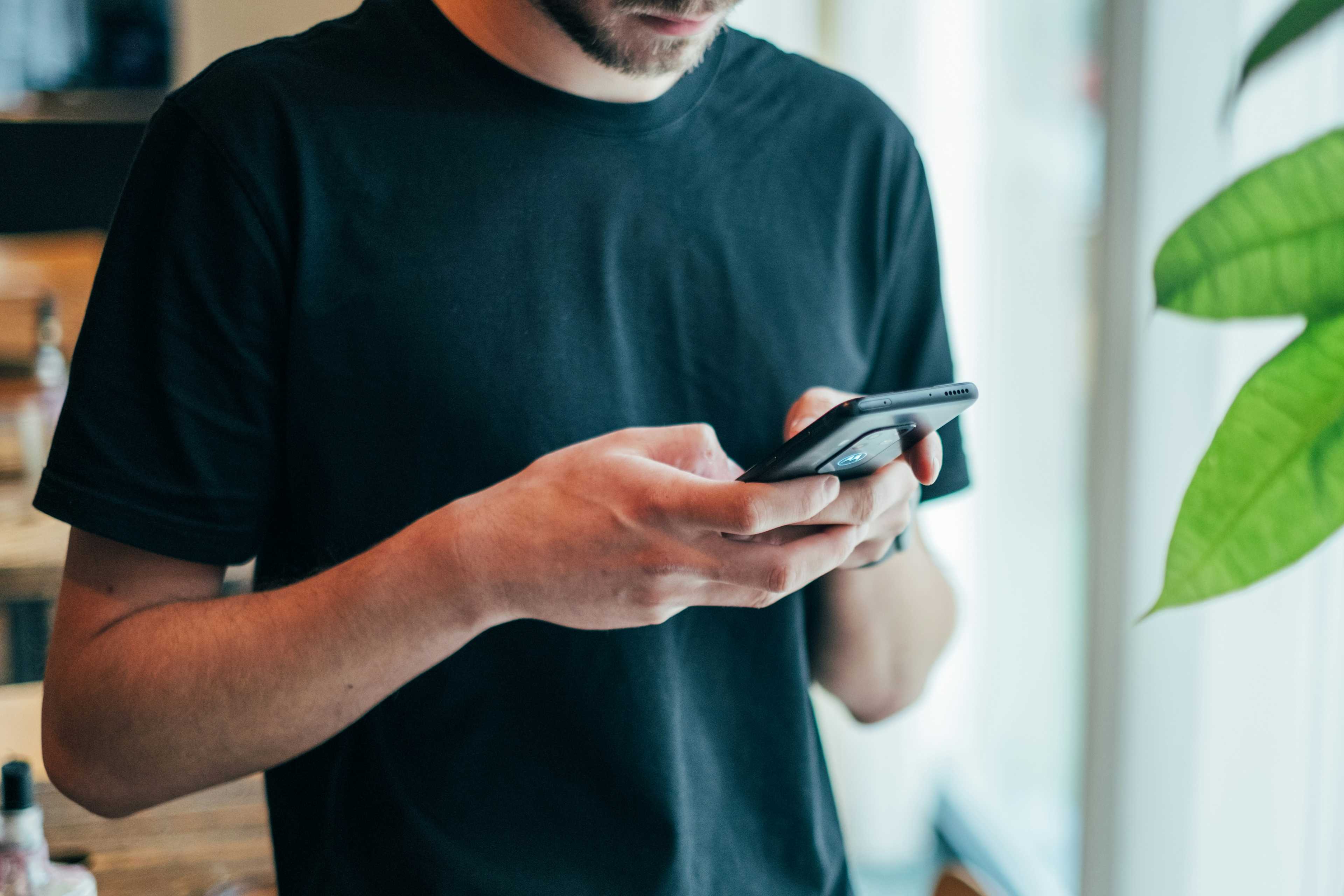 Image de couverture de l'article Automatisation des notifications de paris sportifs : Comment optimiser votre expérience avec les bots Telegram