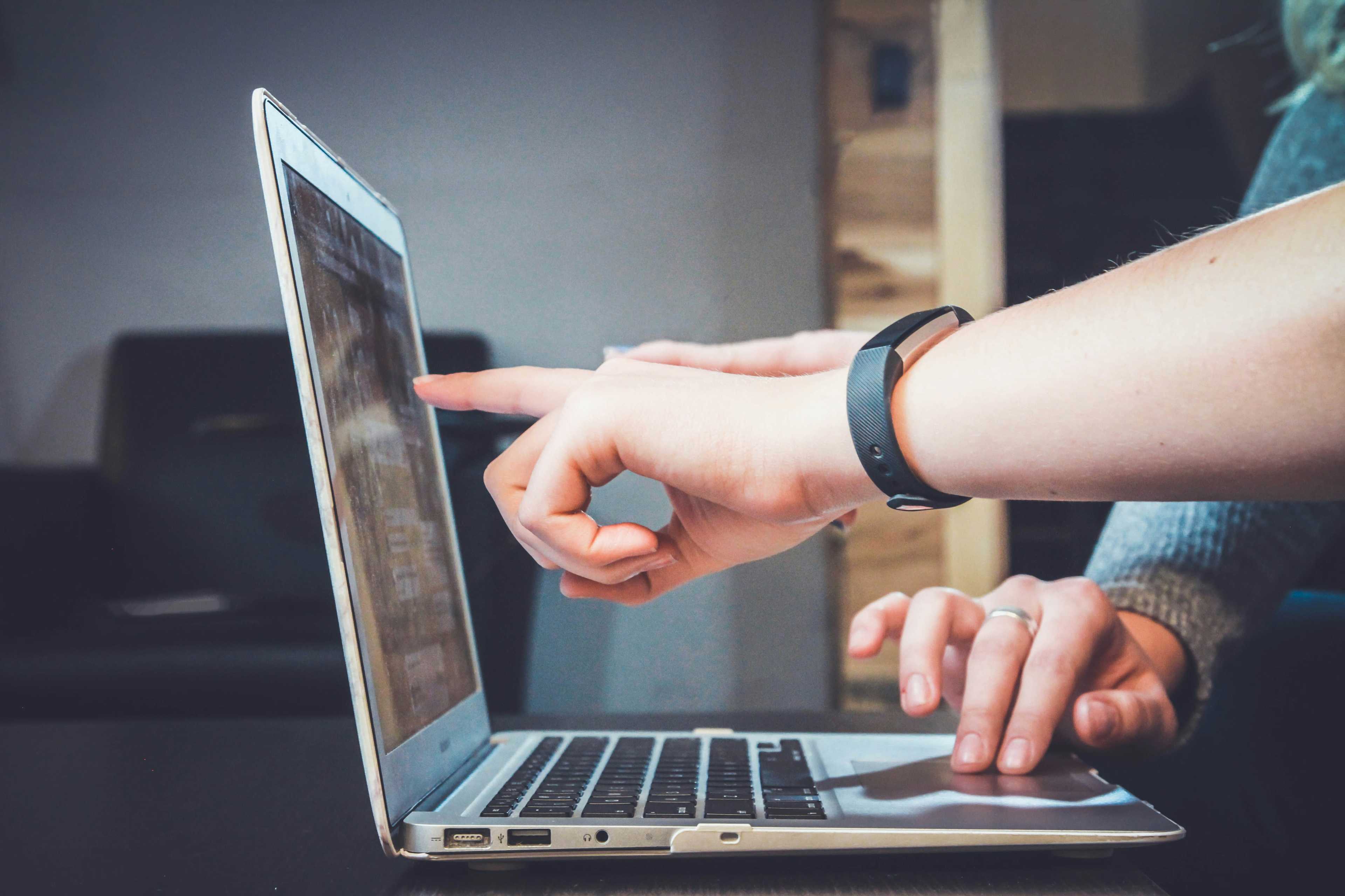 Image de couverture de l'article WordPress et Facebook : Comment Automatiser l'Intégration de Vos Publications Sociales sur Votre Site Web