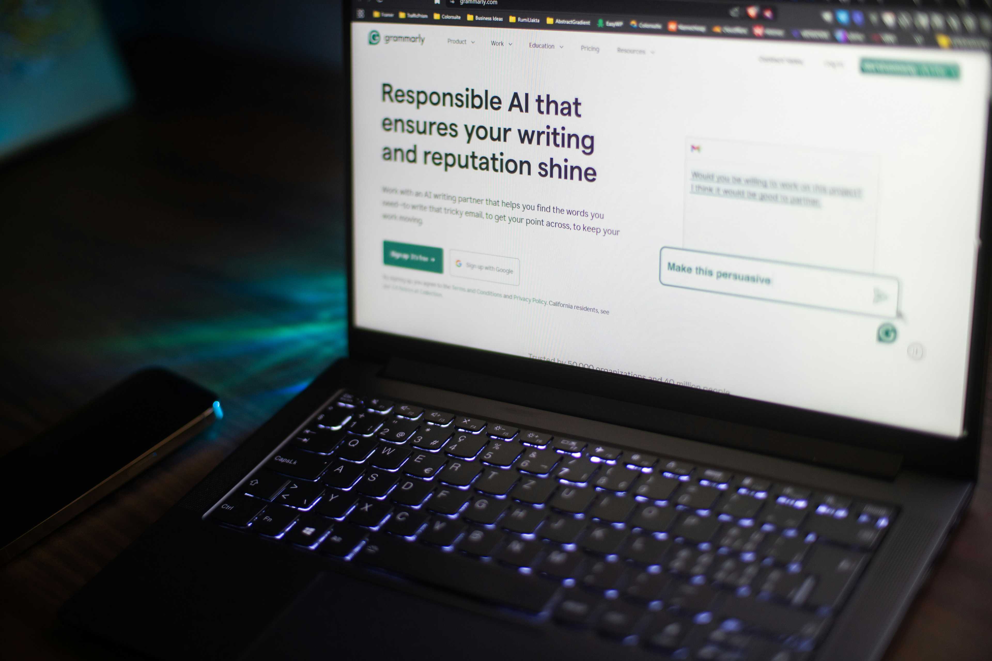 Image de couverture de l'article Chatbots immobiliers : Comment l'IA révolutionne la relation client dans le secteur immobilier