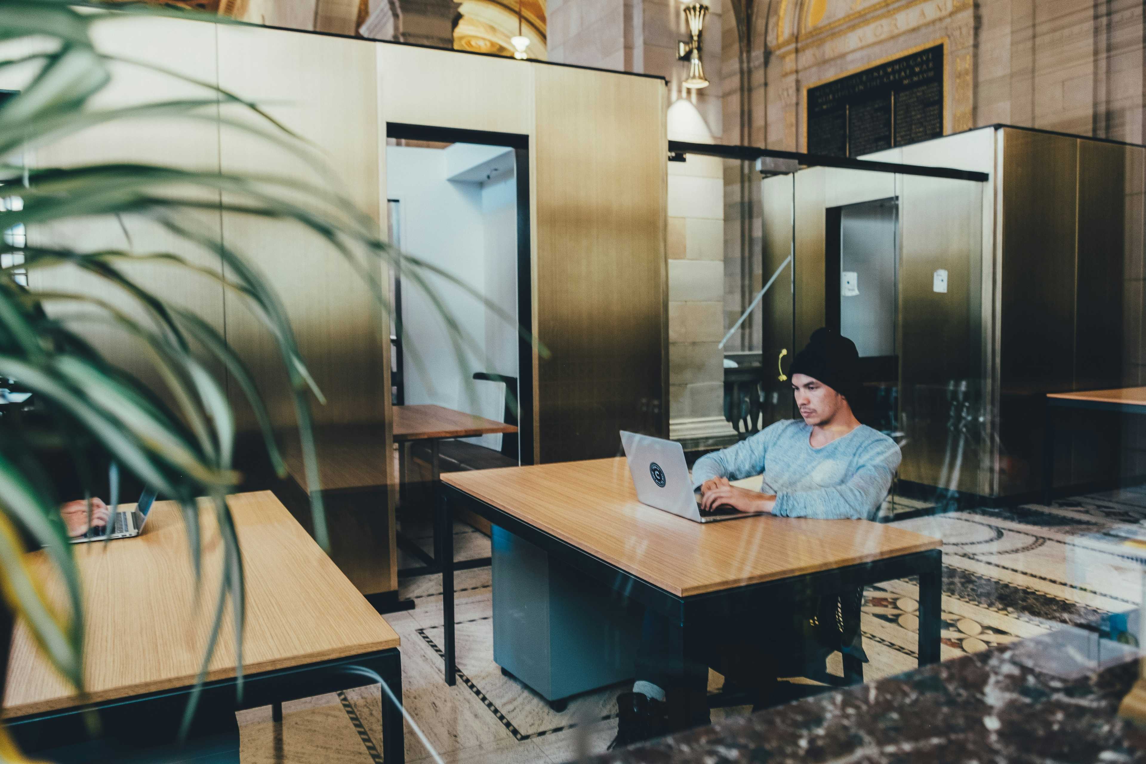 Image de couverture de l'article Optimiser vos plateformes d'impression en ligne : Gestion multi-domaines et backoffice mutualisé