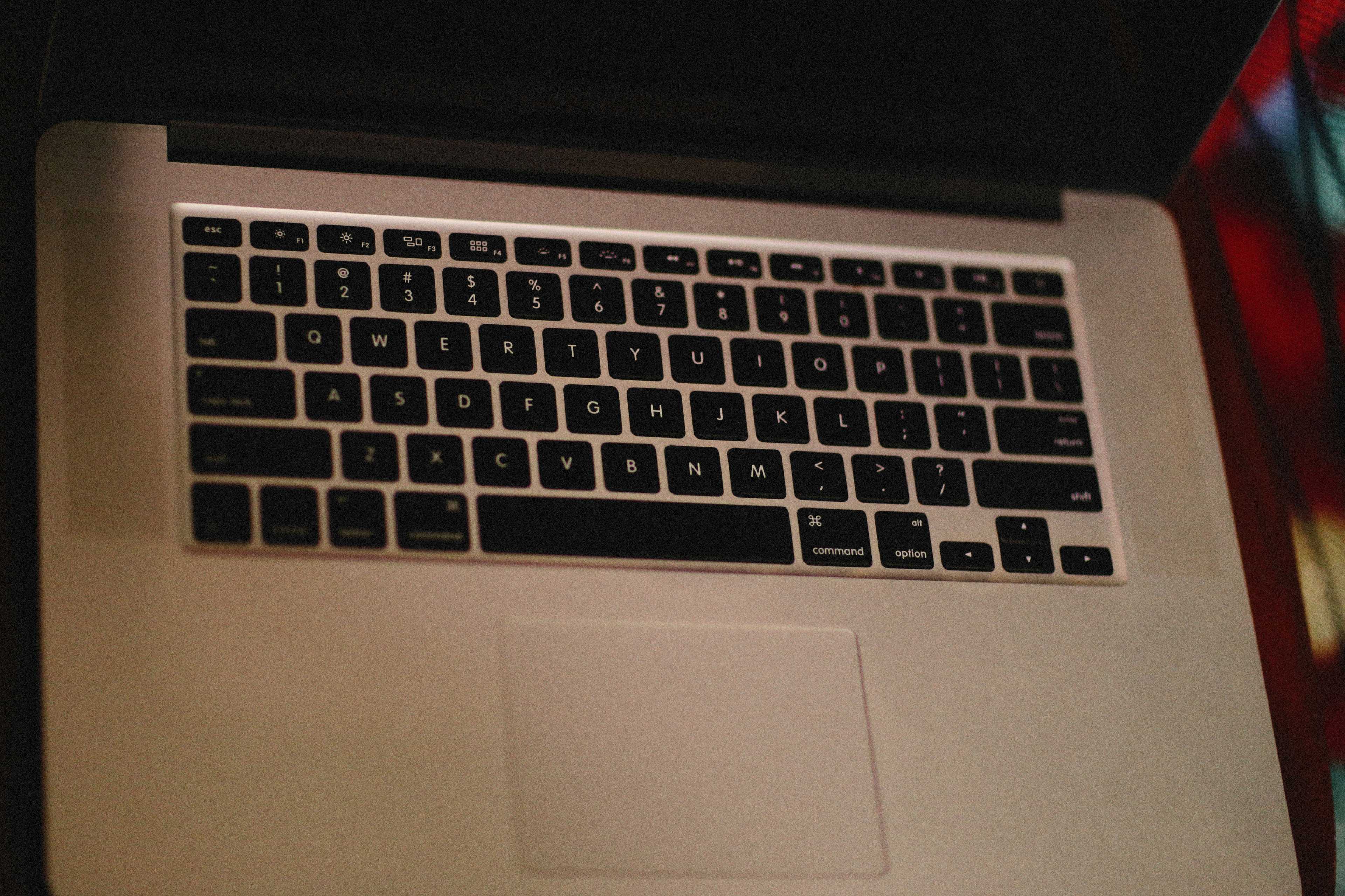 Image de couverture de l'article Comment créer une plateforme de devis en ligne pour services multi-métiers : l'approche fullstack