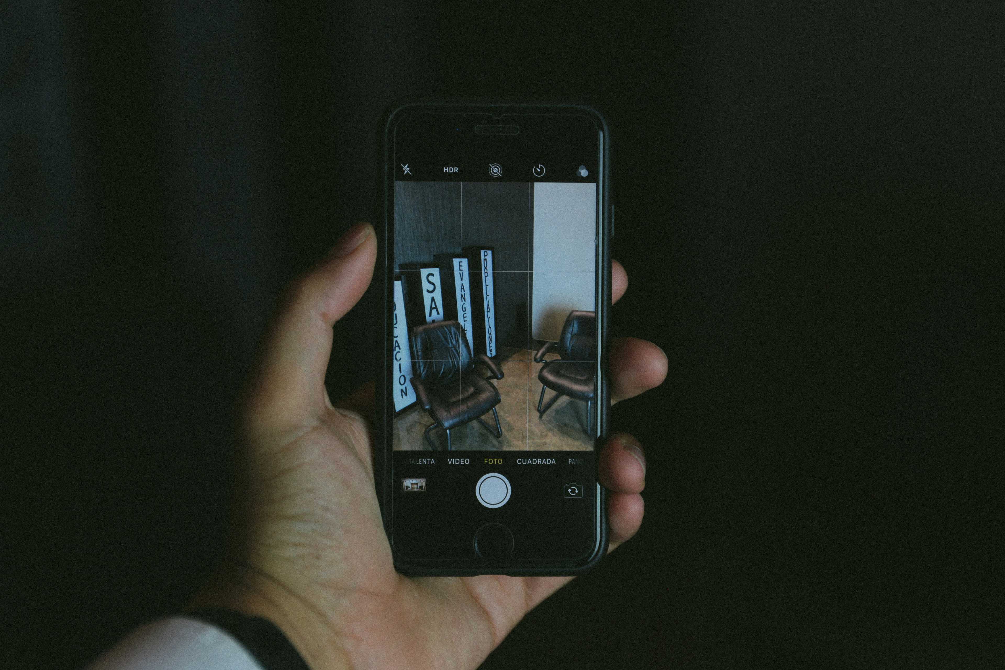 Image de couverture de l'article Applications mobiles sur mesure : comment optimiser l'expérience utilisateur avec des fonctionnalités avancées
