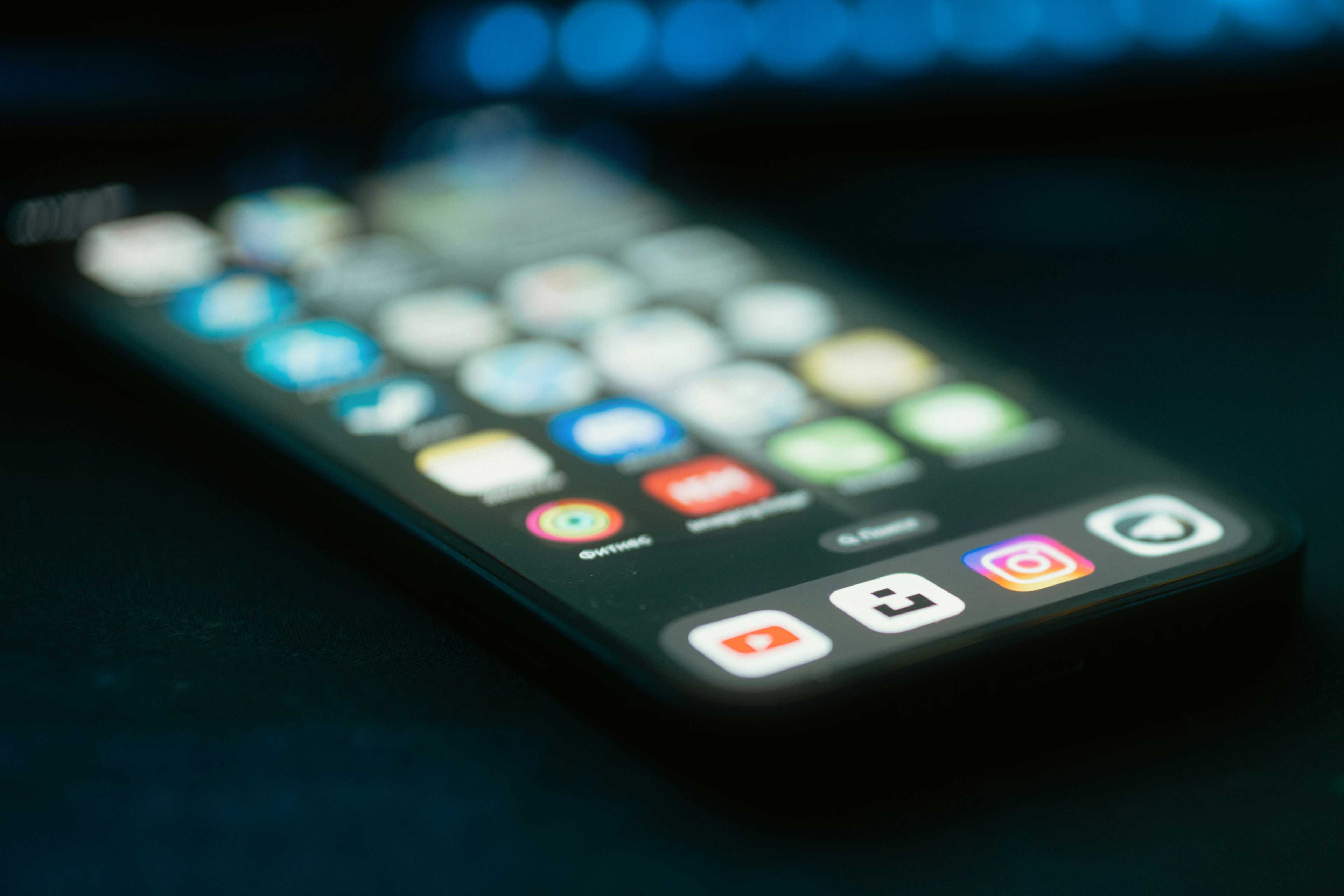 Image de couverture de l'article Applications mobiles natives vs hybrides : comment faire le bon choix pour votre projet ?