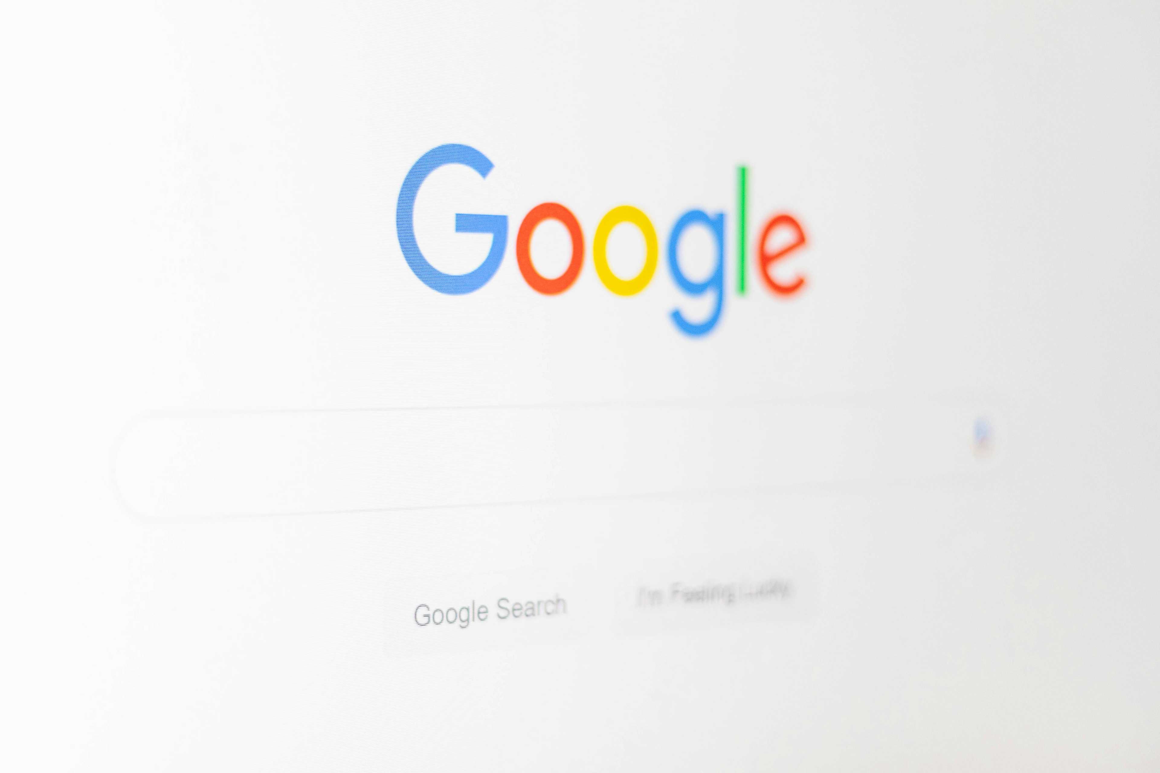 Image de couverture de l'article Concevoir des Interfaces Graphiques Haut de Gamme : L'alliance du Design UI/UX et de la Conversion