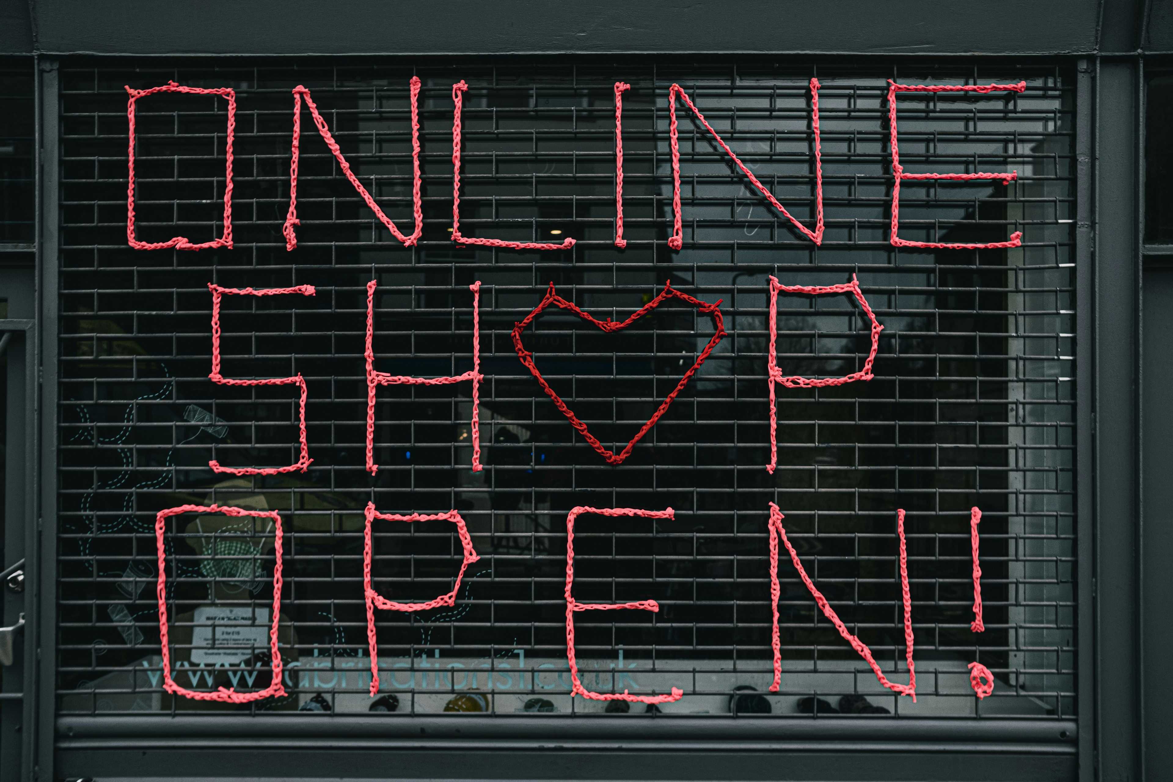 Image de couverture de l'article Comment créer une librairie en ligne performante : l'alliance du e-commerce et de l'IA