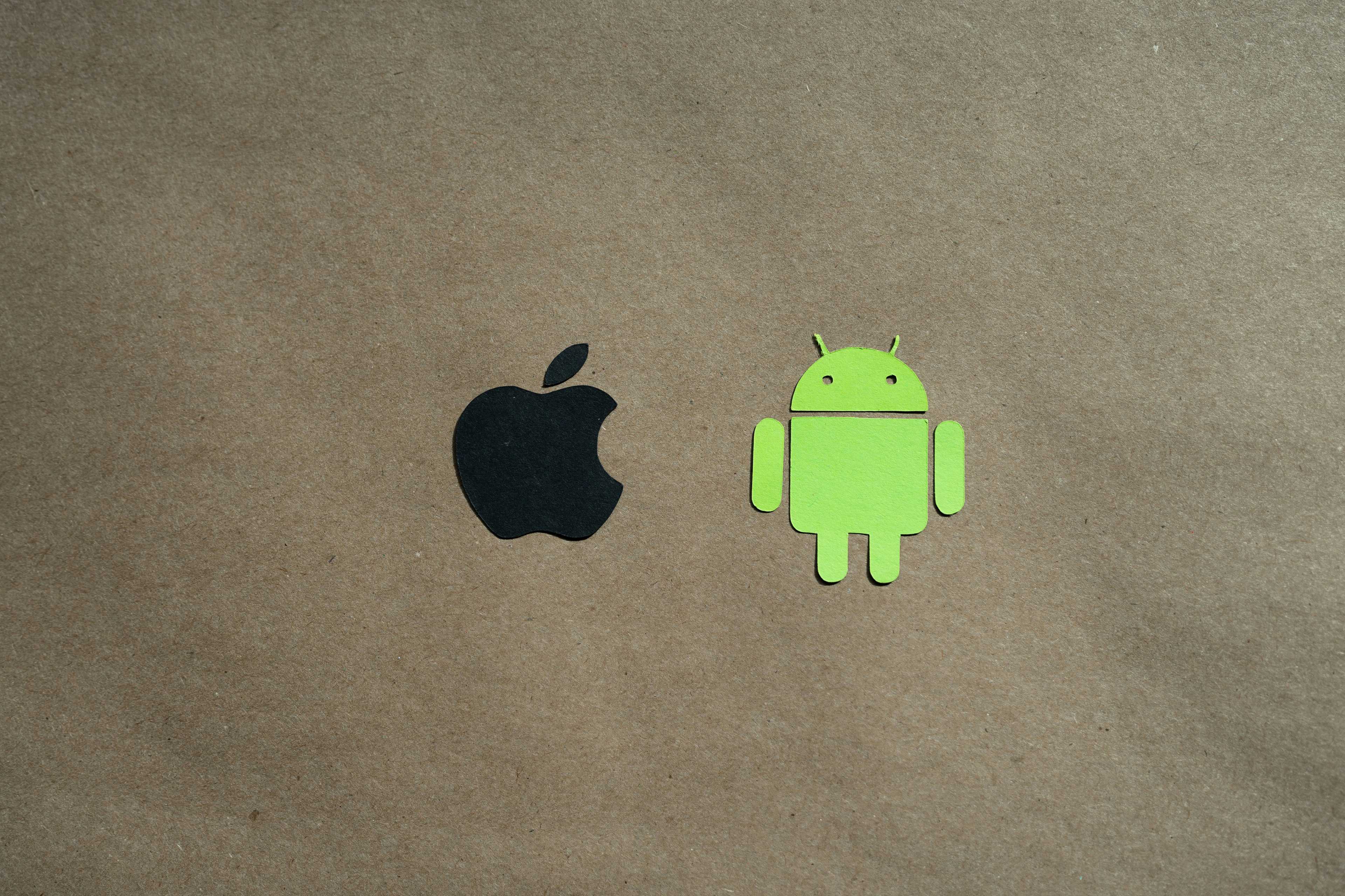 Image de couverture de l'article Développement d'applications mobiles multi-plateformes : comment garantir performance et fidélité au design