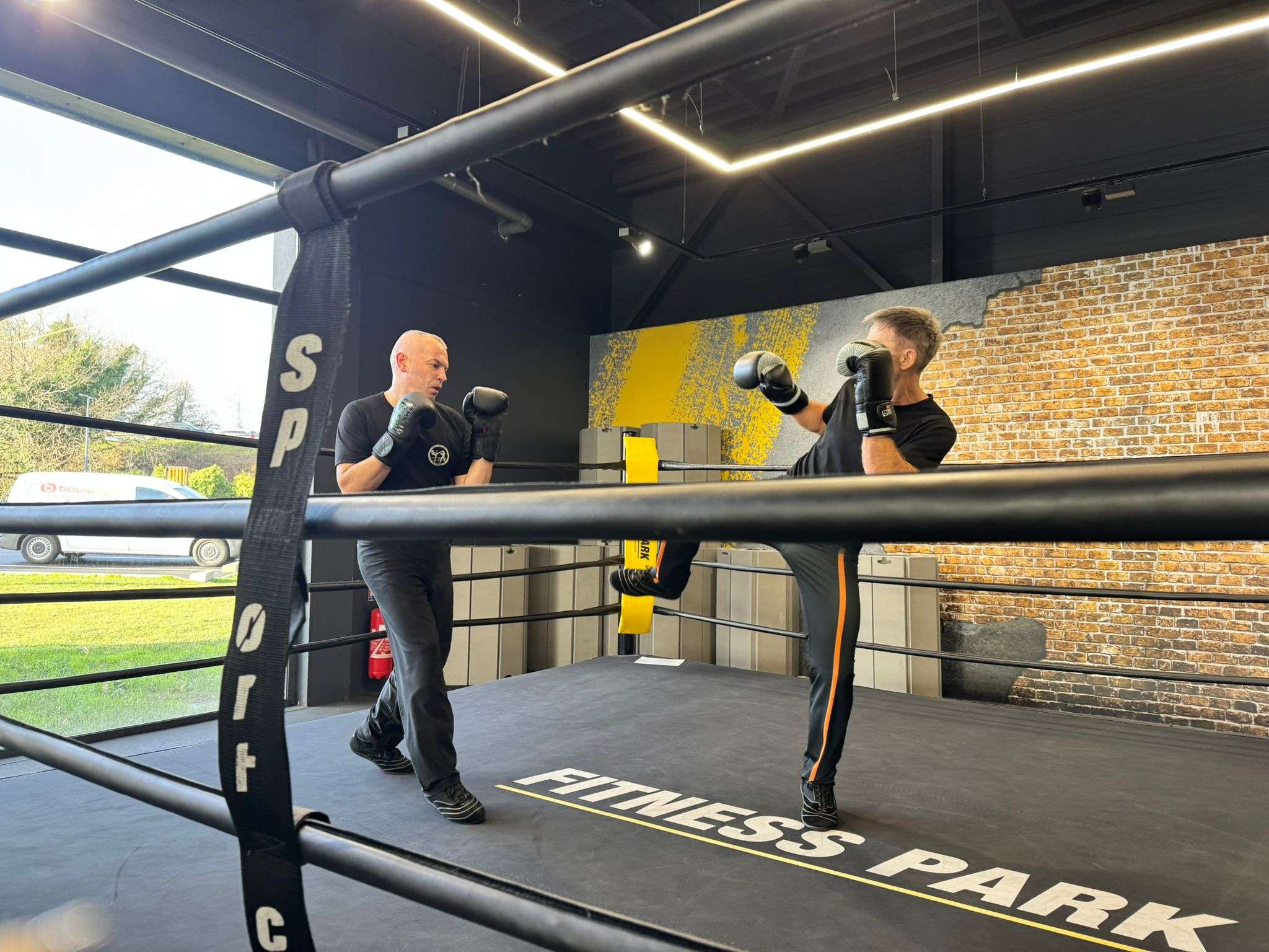 Photo 2 - Gant Jaune - Examen 2026